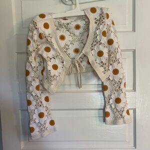 Jessica Simpson Cream Crochet Daisy Tie-Front Shrug with Mustard Centers